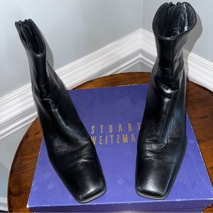 STUART WEITZMAN, BLACK NAPPA, WOMEN’S DESIGNER “PAULINE” BOOTS          Size: 9N